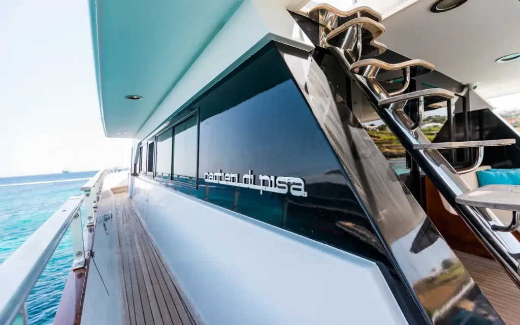 akhir90_exterior_photo