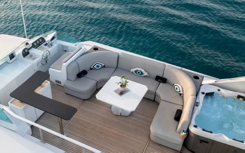 akhir90_jacuzzi_area_photo